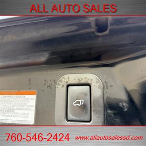 2018 Toyota Sienna SE Premium 8-Passeng   - Photo 13 - Escondido, CA 92029