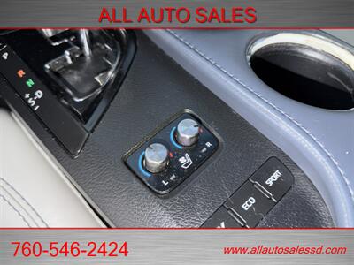 2015 Toyota Avalon Hybrid Limited   - Photo 18 - Escondido, CA 92029