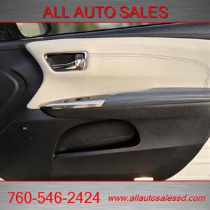 2015 Toyota Avalon Hybrid Limited   - Photo 26 - Escondido, CA 92029