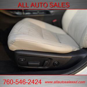 2015 Toyota Avalon Hybrid Limited   - Photo 19 - Escondido, CA 92029