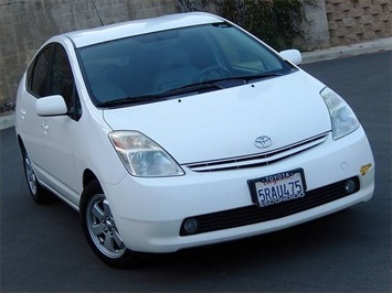 2005 Toyota Prius Package 5   - Photo 4 - San Diego, CA 92126