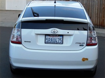 2005 Toyota Prius Package 5   - Photo 9 - San Diego, CA 92126
