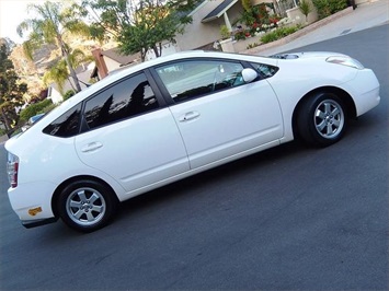 2005 Toyota Prius Package 5   - Photo 6 - San Diego, CA 92126
