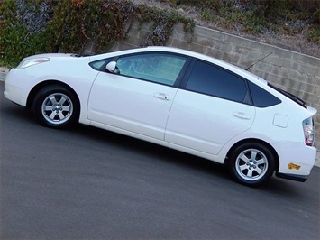 2005 Toyota Prius Package 5   - Photo 12 - San Diego, CA 92126