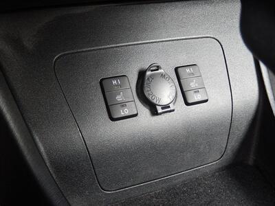 2012 Toyota Prius Plug-in Hybrid Advanced   - Photo 16 - San Diego, CA 92126