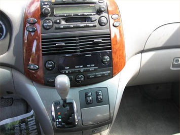 2005 Toyota Sienna XLE 7 Passenger   - Photo 11 - San Diego, CA 92126