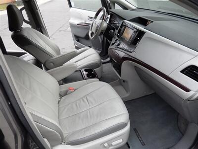 2011 Toyota Sienna Limited 7-Passenger   - Photo 14 - San Diego, CA 92126
