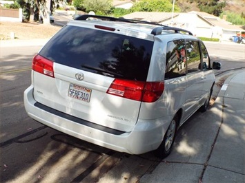 2004 Toyota Sienna XLE  - 1 OWNER !!   - Photo 11 - San Diego, CA 92126
