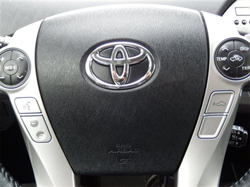 2013 Toyota Prius Plug-in Hybrid Advanced   - Photo 8 - San Diego, CA 92126