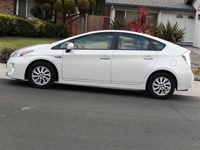 2014 Toyota Prius Plug-in Hybrid   - Photo 10 - San Diego, CA 92126