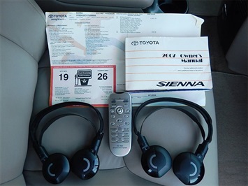 2007 Toyota Sienna XLE 7-Passenger   - Photo 35 - San Diego, CA 92126