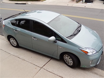 2014 Toyota Prius Plug-in Hybrid   - Photo 4 - San Diego, CA 92126