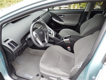 2014 Toyota Prius Plug-in Hybrid   - Photo 9 - San Diego, CA 92126