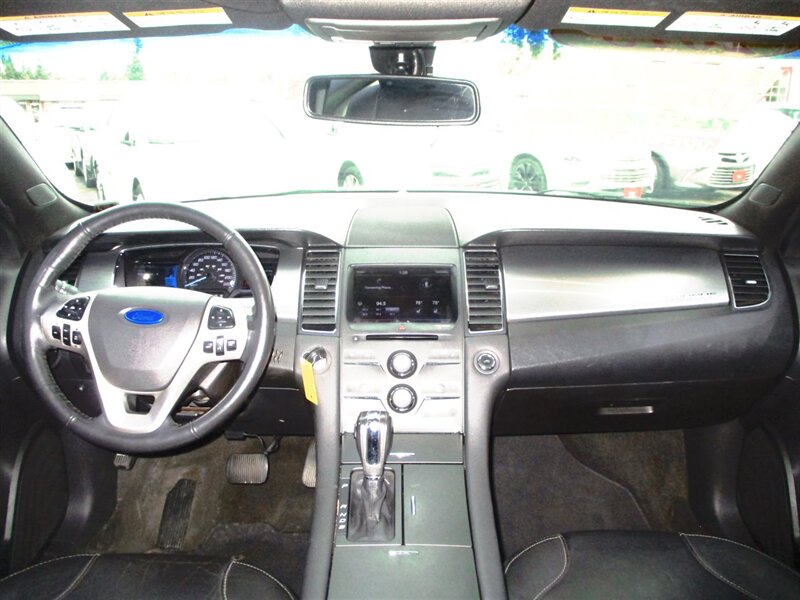 2013 Ford Taurus SEL photo