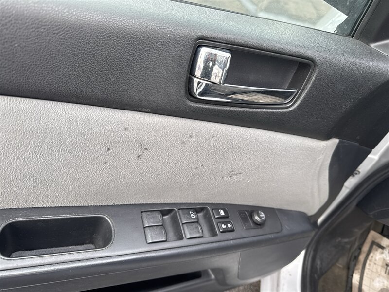 2011 Nissan Sentra 2.0   - Photo 9 - Lynwood, IL 60411