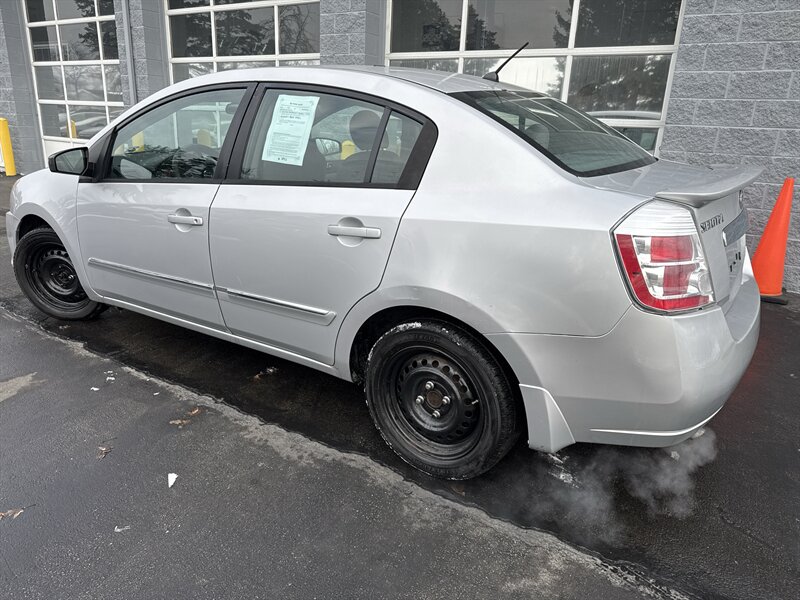 2011 Nissan Sentra 2.0   - Photo 6 - Lynwood, IL 60411