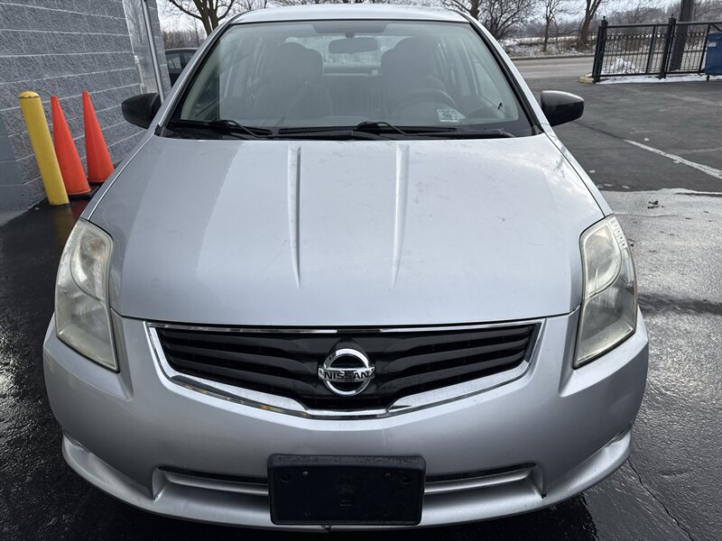 2011 Nissan Sentra 2.0   - Photo 2 - Lynwood, IL 60411