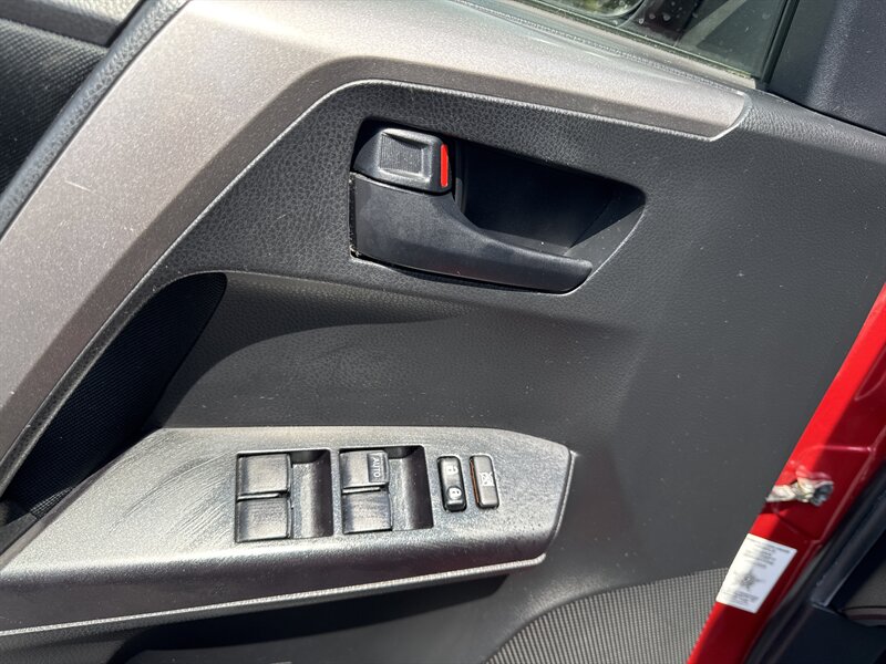 2017 Toyota RAV4 LE   - Photo 9 - Lynwood, IL 60411