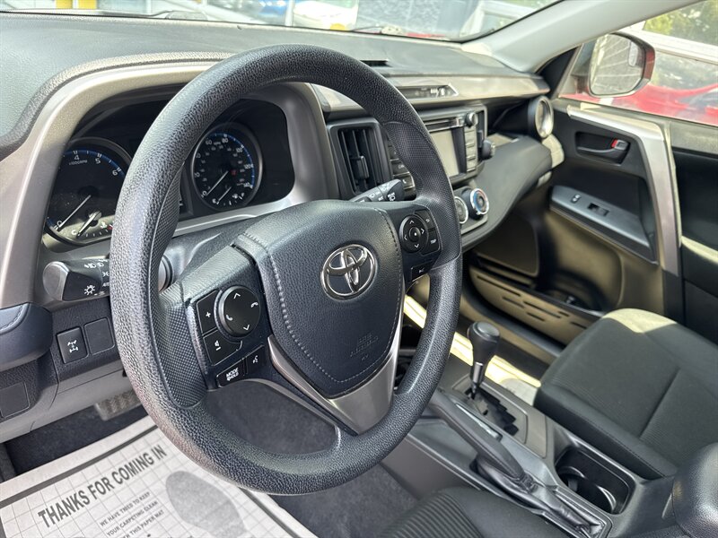 2017 Toyota RAV4 LE   - Photo 8 - Lynwood, IL 60411