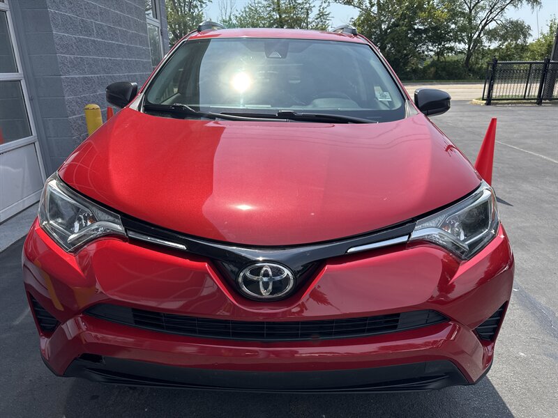 2017 Toyota RAV4 LE   - Photo 2 - Lynwood, IL 60411