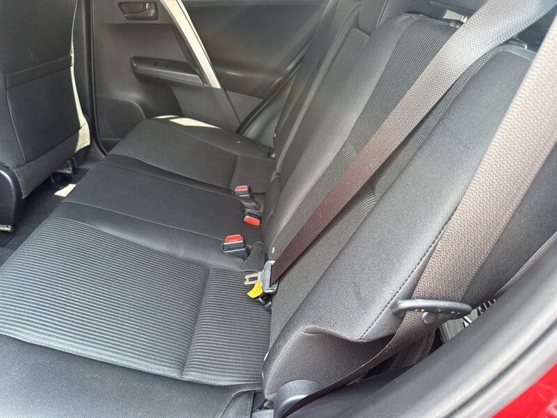 2017 Toyota RAV4 LE   - Photo 10 - Lynwood, IL 60411