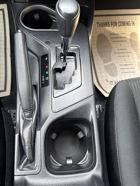 2017 Toyota RAV4 LE   - Photo 13 - Lynwood, IL 60411