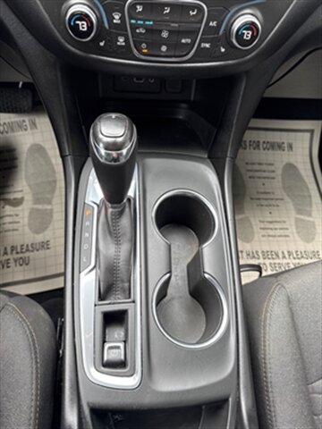 2019 Chevrolet Equinox LT - Photo 13 - Lynwood, IL 60411