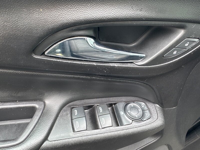 2019 Chevrolet Equinox LT - Photo 9 - Lynwood, IL 60411