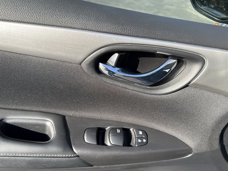 2019 Nissan Sentra S   - Photo 9 - Lynwood, IL 60411