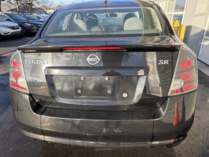 2011 Nissan Sentra 2.0 - Photo 5 - Lynwood, IL 60411
