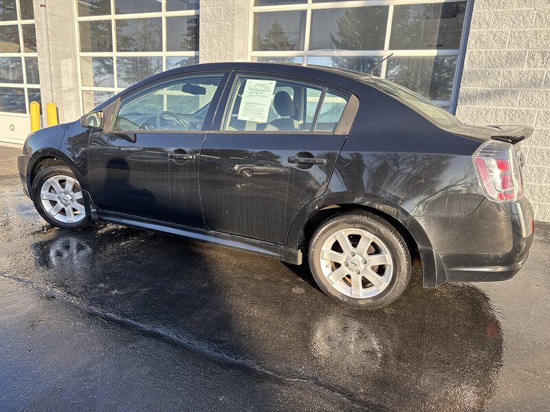 2011 Nissan Sentra 2.0 - Photo 4 - Lynwood, IL 60411