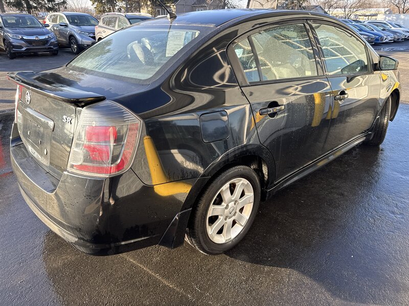 2011 Nissan Sentra 2.0 - Photo 6 - Lynwood, IL 60411