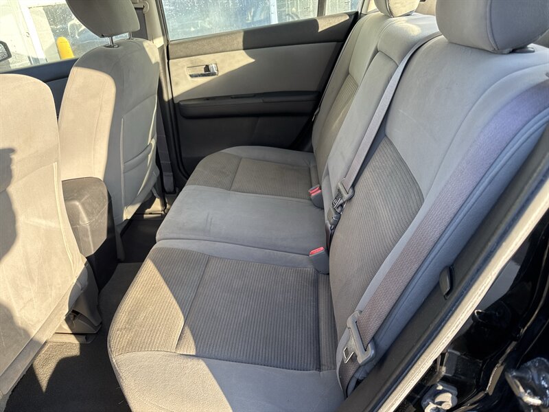 2011 Nissan Sentra 2.0 - Photo 10 - Lynwood, IL 60411