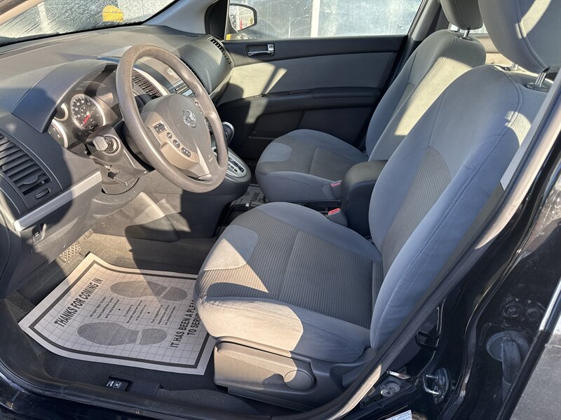 2011 Nissan Sentra 2.0 - Photo 7 - Lynwood, IL 60411