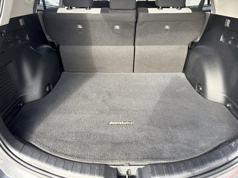 2016 Toyota RAV4 XLE   - Photo 12 - Lynwood, IL 60411