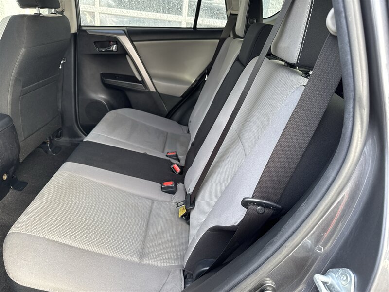 2016 Toyota RAV4 XLE   - Photo 11 - Lynwood, IL 60411