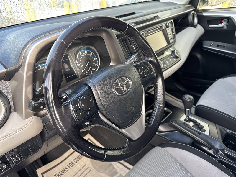 2016 Toyota RAV4 XLE   - Photo 8 - Lynwood, IL 60411
