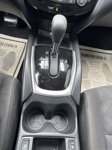 2016 Nissan Rogue S   - Photo 17 - Lynwood, IL 60411