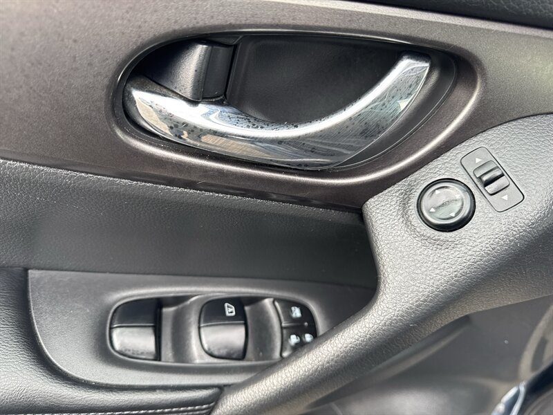 2016 Nissan Rogue S   - Photo 9 - Lynwood, IL 60411