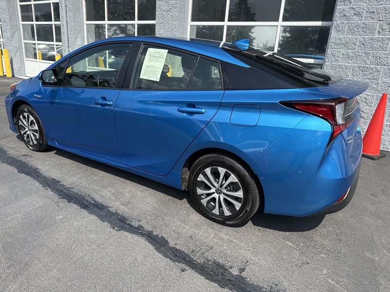 2019 Toyota Prius XLE AWD-e   - Photo 4 - Lynwood, IL 60411