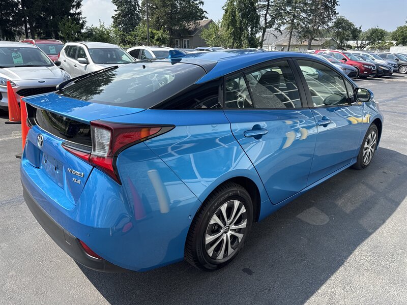 2019 Toyota Prius XLE AWD-e   - Photo 6 - Lynwood, IL 60411