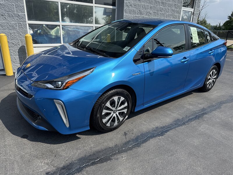 2019 Toyota Prius XLE AWD-e   - Photo 3 - Lynwood, IL 60411