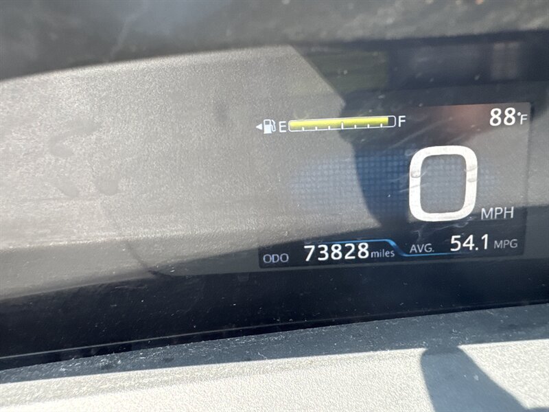 2019 Toyota Prius XLE AWD-e   - Photo 13 - Lynwood, IL 60411