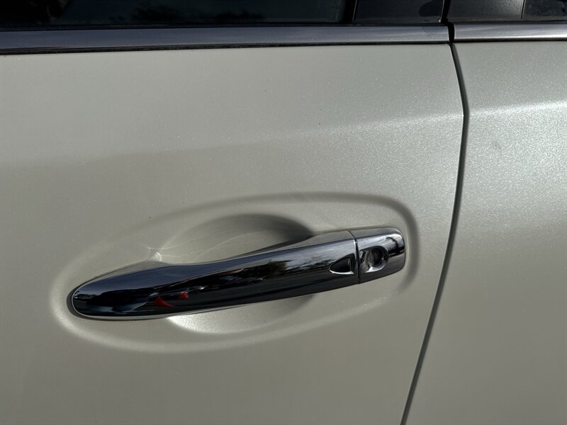 2016 Nissan Rogue SV  AWD - Photo 13 - Lynwood, IL 60411