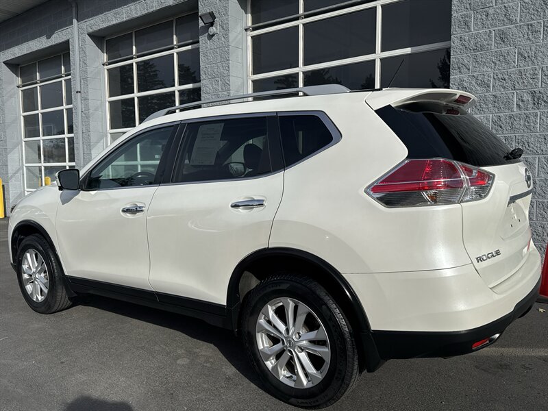 2016 Nissan Rogue SV  AWD - Photo 4 - Lynwood, IL 60411