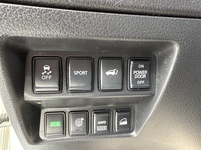 2016 Nissan Rogue SV  AWD - Photo 15 - Lynwood, IL 60411