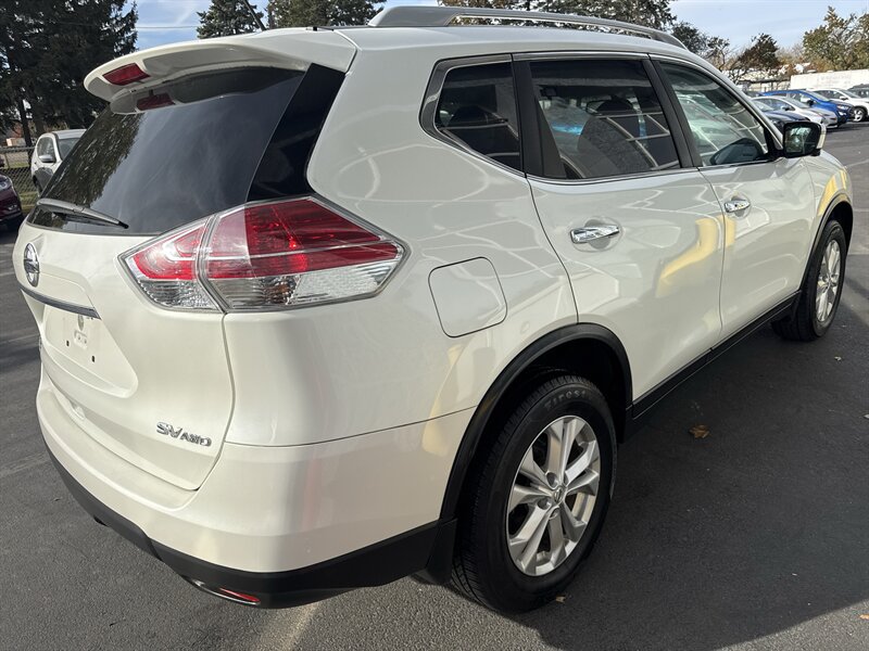 2016 Nissan Rogue SV  AWD - Photo 6 - Lynwood, IL 60411