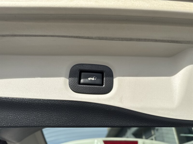 2016 Nissan Rogue SV  AWD - Photo 12 - Lynwood, IL 60411