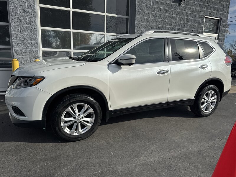 2016 Nissan Rogue SV  AWD - Photo 3 - Lynwood, IL 60411