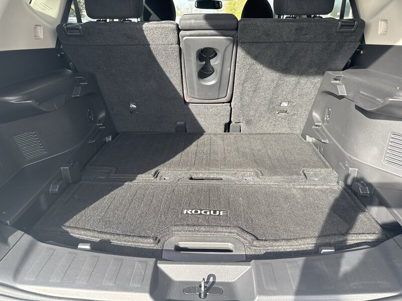 2016 Nissan Rogue SV  AWD - Photo 11 - Lynwood, IL 60411